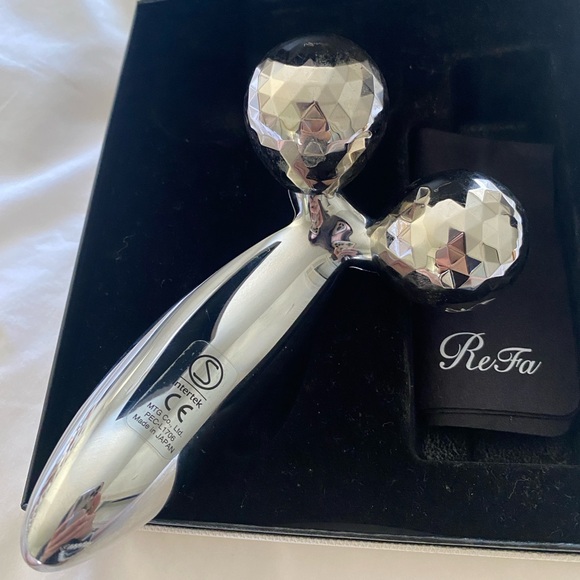 ReFa CARAT Face & Body Beauty Roller - Picture 2 of 3